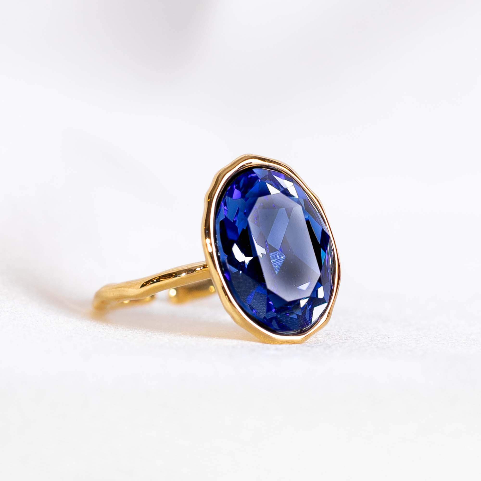 Astrid oval ring - Sapphire (Gold)